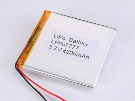 LP607777 3,7V 4200MAH bateria polimerowa litowa z ochroną przed przeładowaniem i metodą ładowania CC/CV od producentów